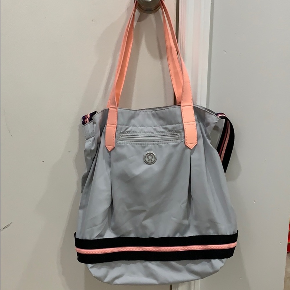 Lululemon enlighten expandable gym bag